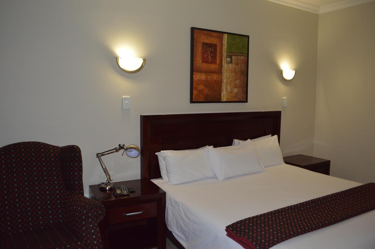 Desert Sands Hotel Palapye Eksteriør billede